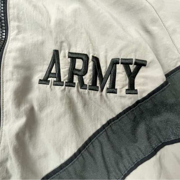 ARMY Windbreaker Jacket Full Zip Men’s M / L Long gray •broken Zipper Pull• - Picture 2 of 15